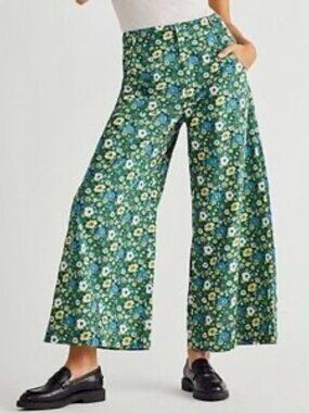 Free People L Size 6 Menocra Green Floral CCrop Pants